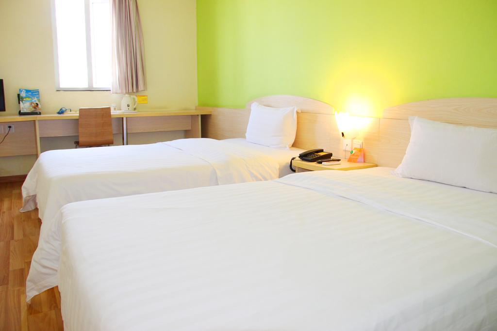 7Days Inn Chengdu Wuda Garden Номер фото