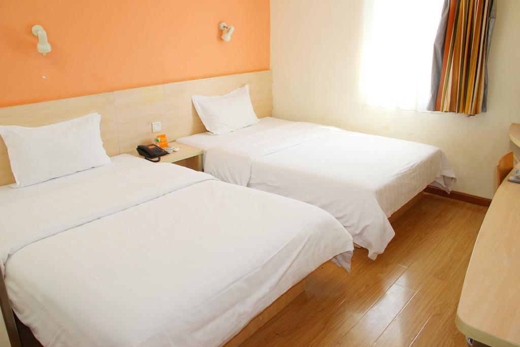 7Days Inn Chengdu Wuda Garden Номер фото