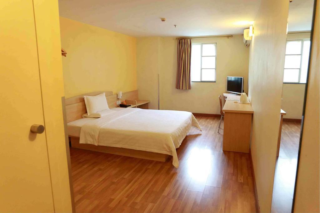 7Days Inn Chengdu Wuda Garden Номер фото